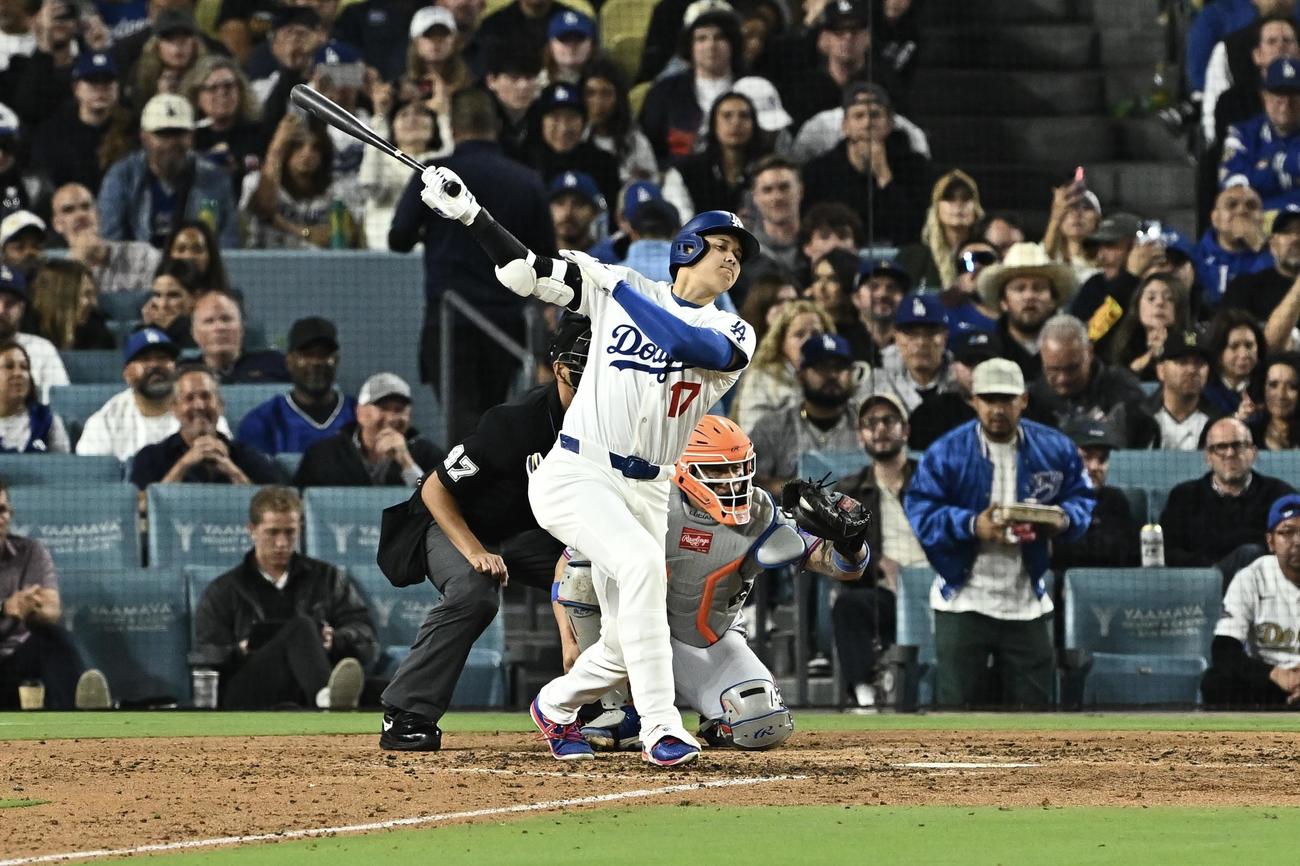 ドジャース対メッツ　5回裏ドジャース1死、空振り三振に倒れる大谷＝2025年6月3日