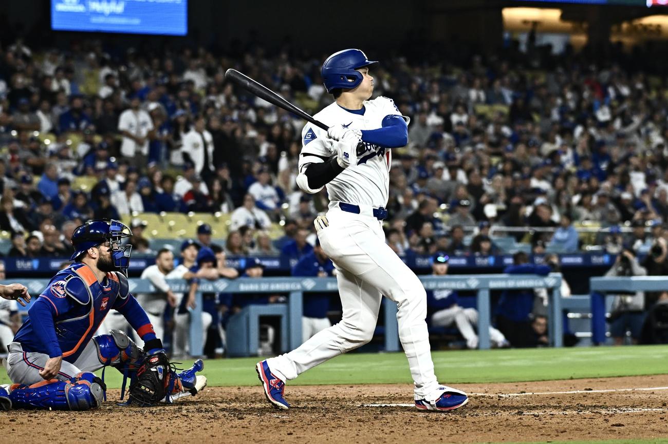 ドジャース対メッツ　8回裏ドジャース無死、大谷は右前打を放つ（撮影・滝沢徹郎）