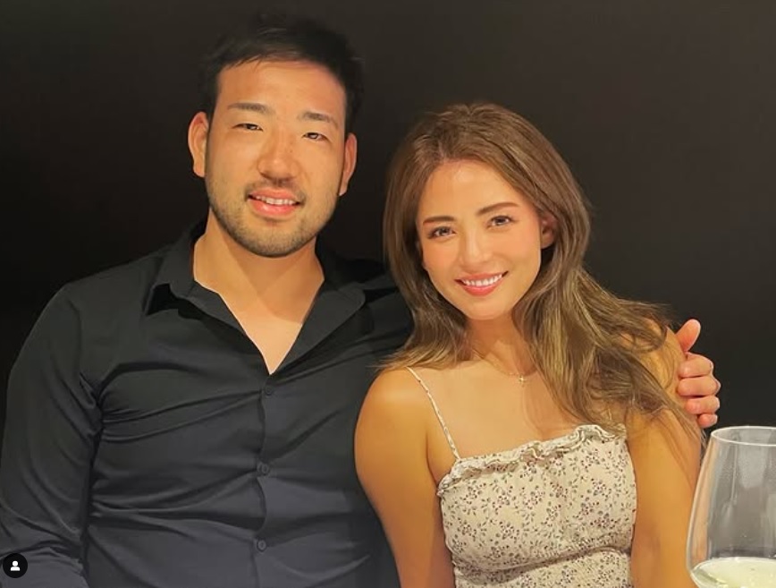 菊池雄星と深津瑠美さん（インスタグラムから）