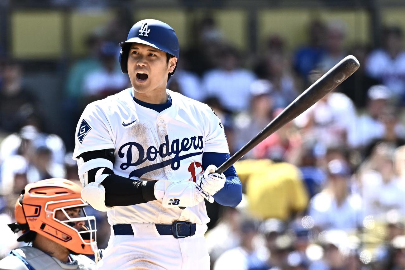 ドジャース対メッツ　8回裏ドジャース2死、打ち損じてさけぶ大谷（撮影・滝沢徹郎）
