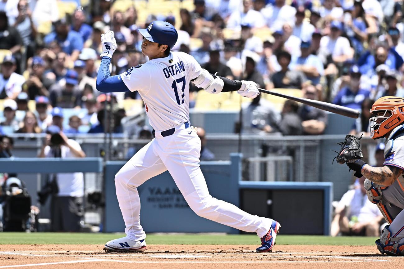 ドジャース対メッツ　1回裏ドジャース無死、空振り三振に倒れる大谷（撮影・滝沢徹郎）