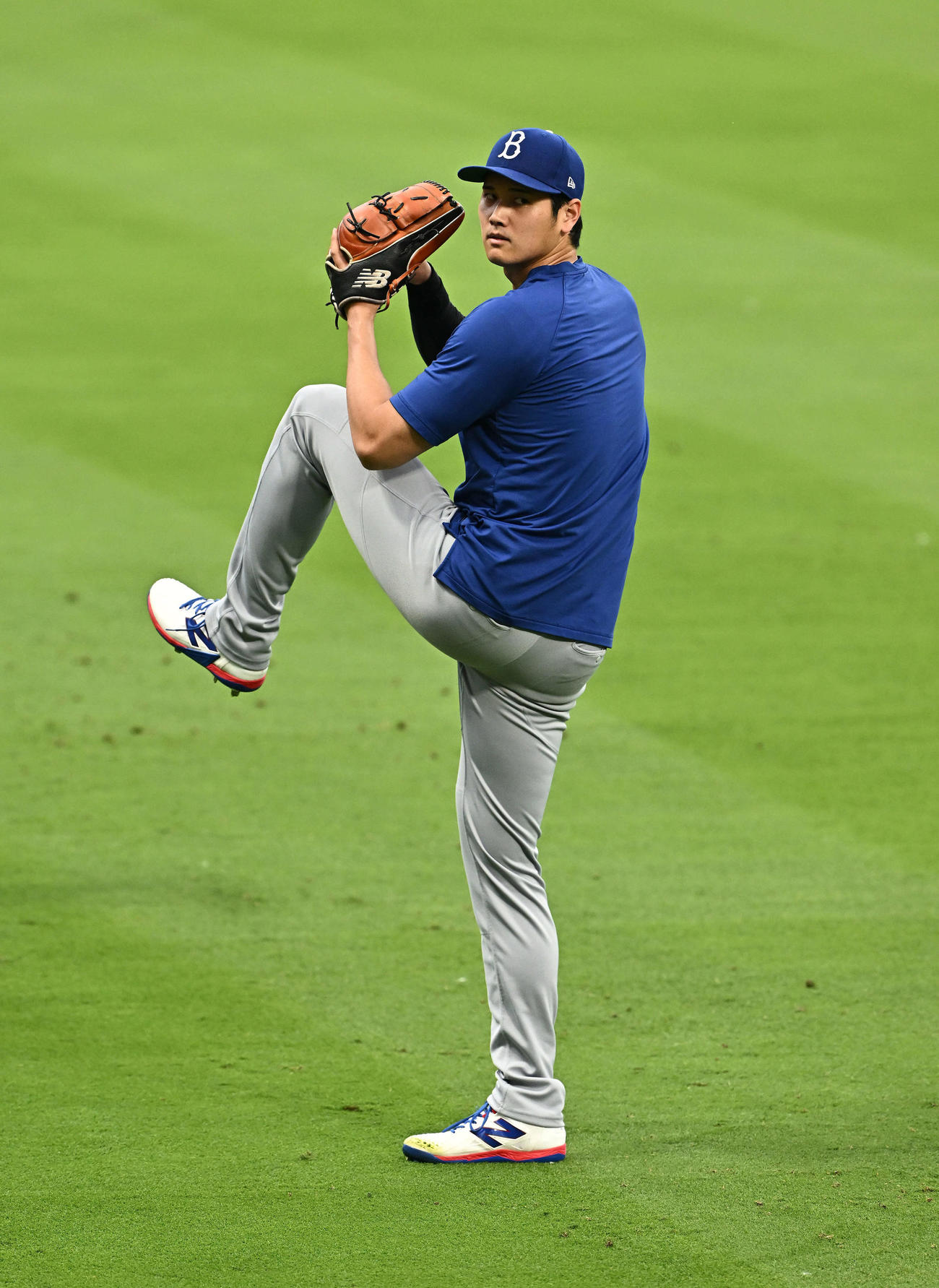 カージナルス対ドジャース　試合前練習で調整するドジャース大谷（撮影・滝沢徹郎）