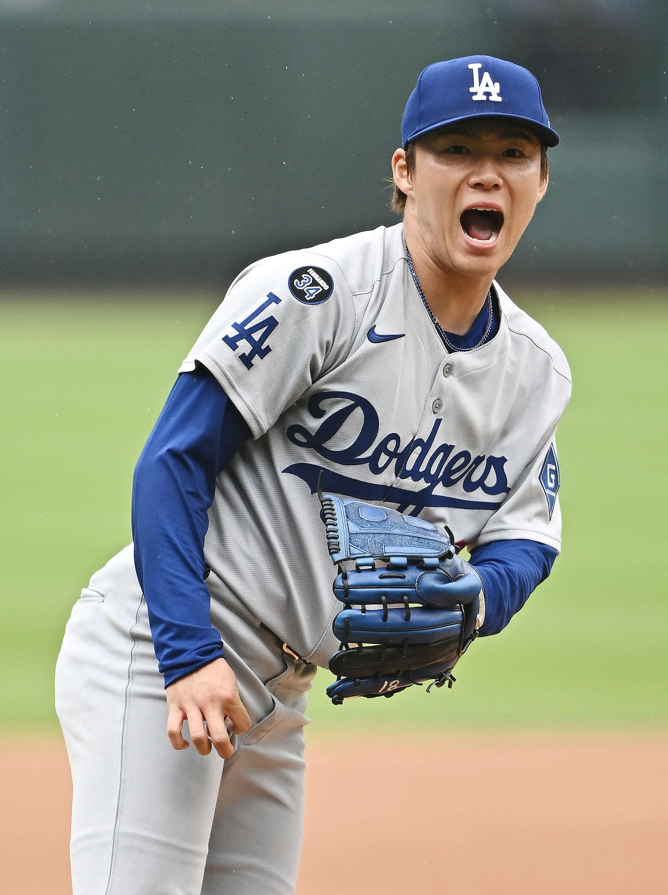 カージナルス対ドジャース　声を出し力投するドジャース先発の山本（撮影・滝沢徹郎）