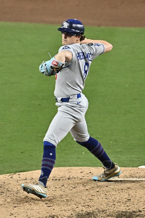 パドレス対ドジャース　6回裏途中からドジャース3番手で登板するK・ヘルナンデス＝2025年6月10日