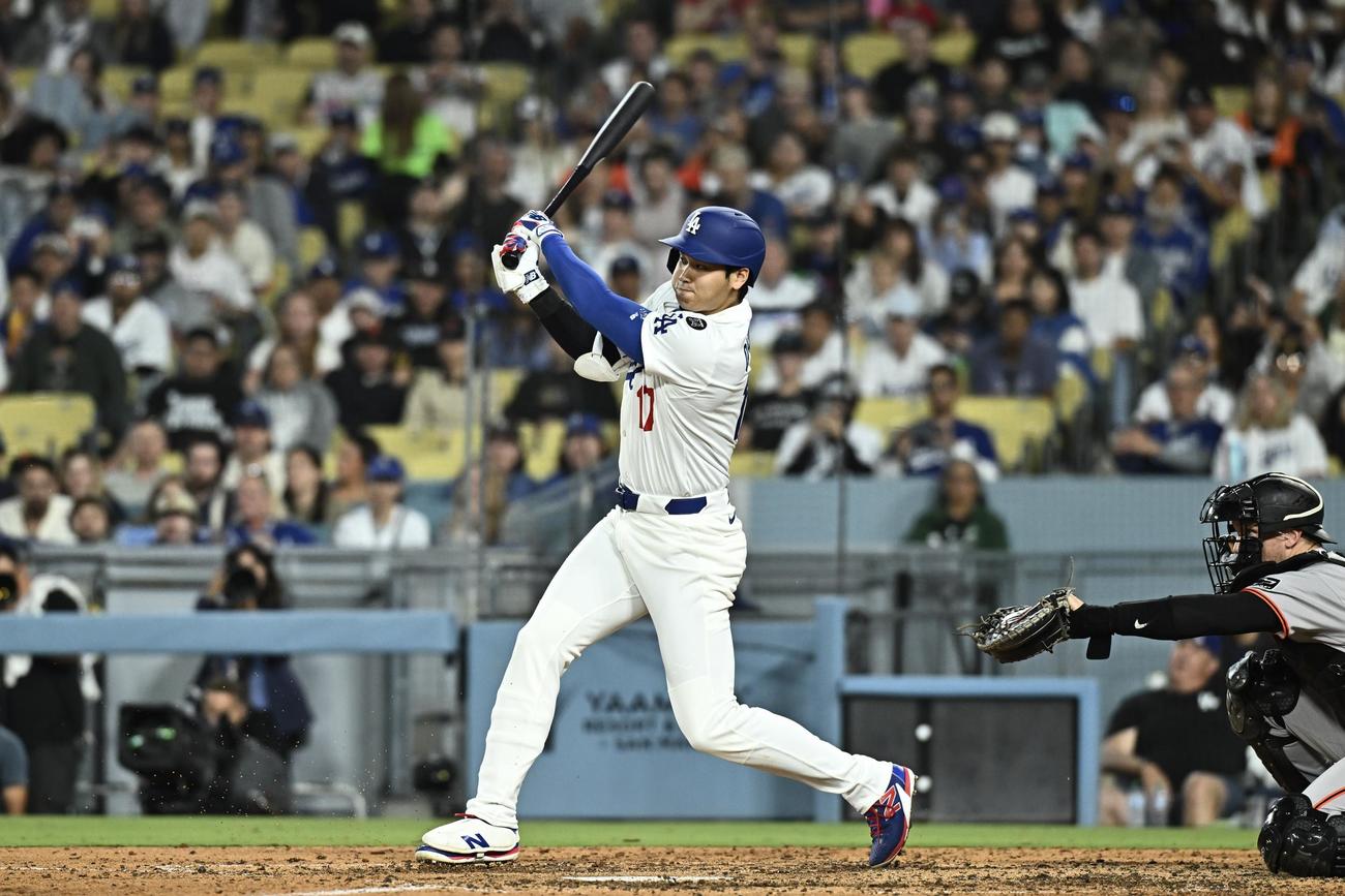 ドジャース対ジャイアンツ　8回裏ドジャース2死、二ゴロに倒れた大谷（撮影・滝沢徹郎）
