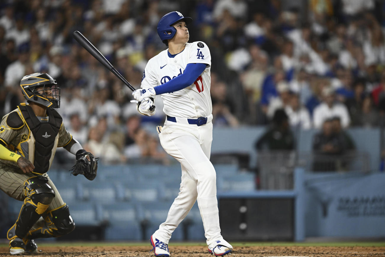 ドジャース大谷翔平は3回裏にタイムリー二塁打を放った（AP)