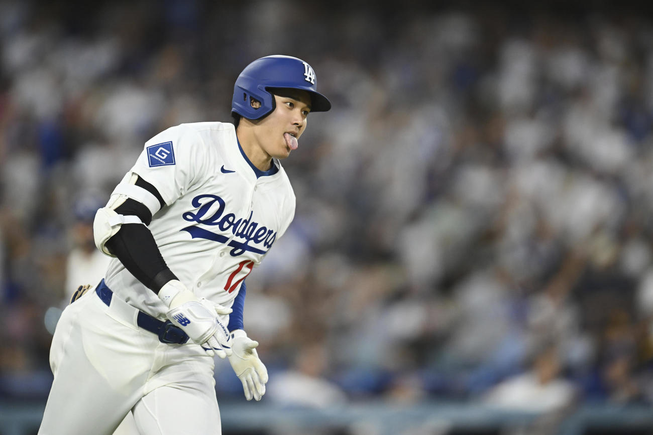 ドジャース大谷翔平は3回裏にタイムリー二塁打を放った（AP)