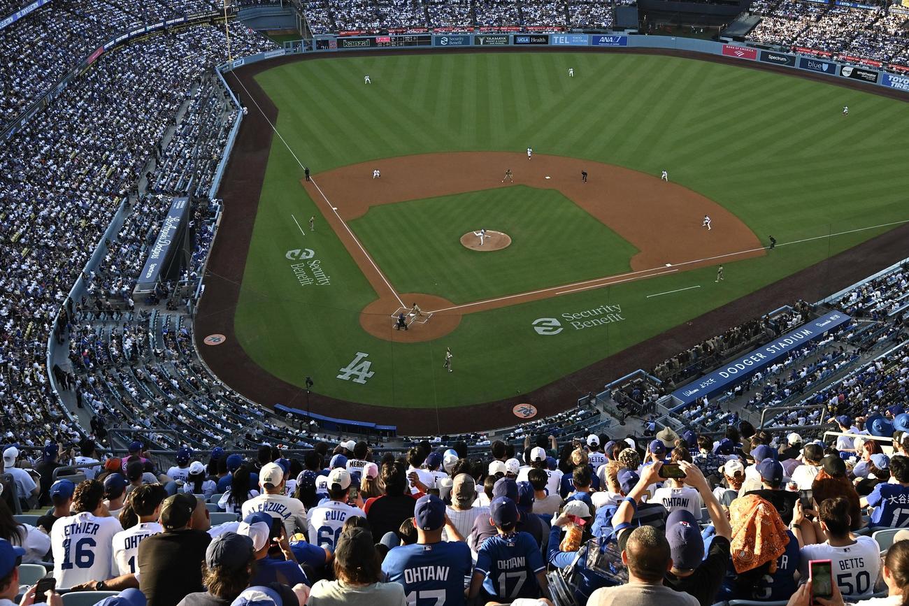 ドジャース対パドレス　二刀流に復帰しドジャースタジアムで登板するドジャース大谷（撮影・滝沢徹郎）