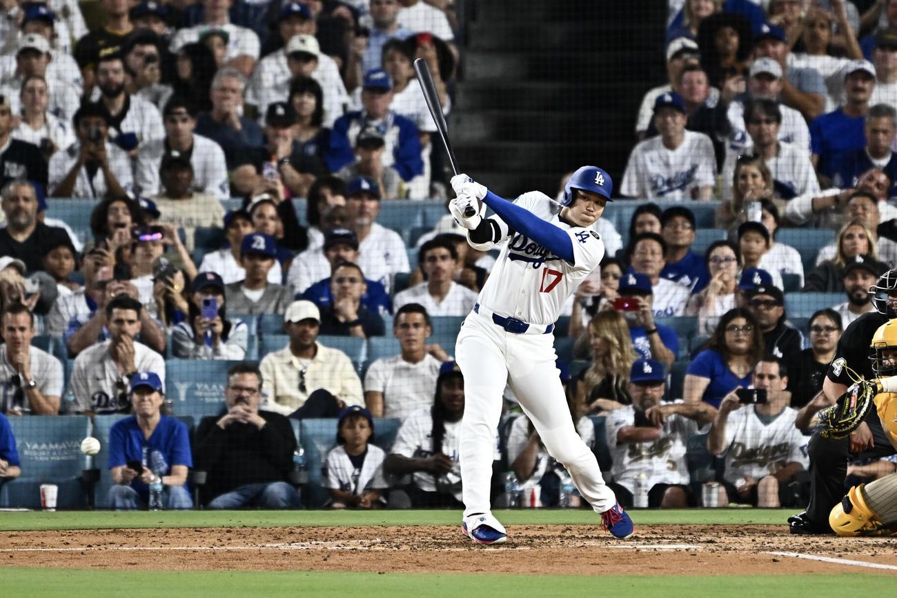 ドジャース対パドレス　5回裏ドジャース1死一塁、大谷は併殺打に倒れる（撮影・滝沢徹郎）