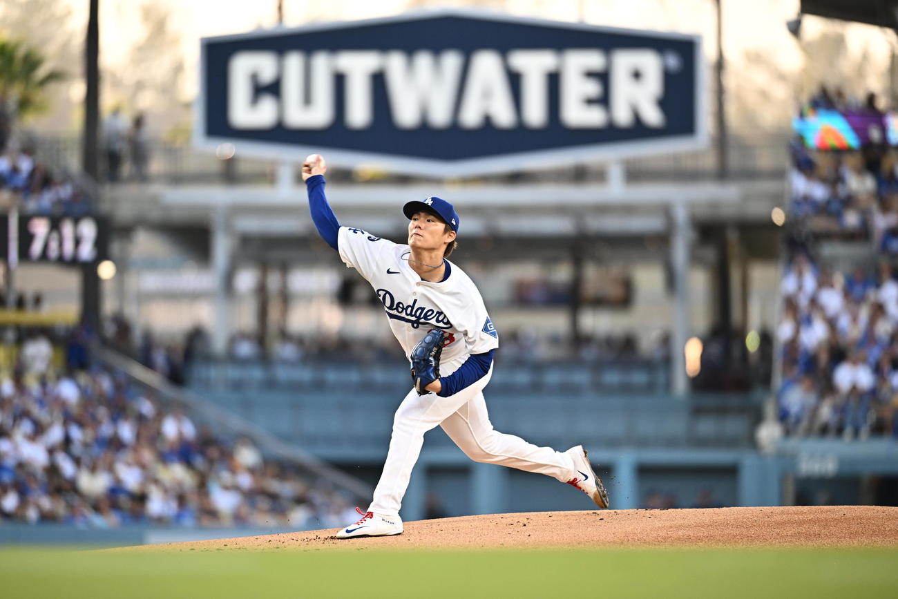 ドジャース対パドレス　ドジャース先発の山本（撮影・滝沢徹郎）