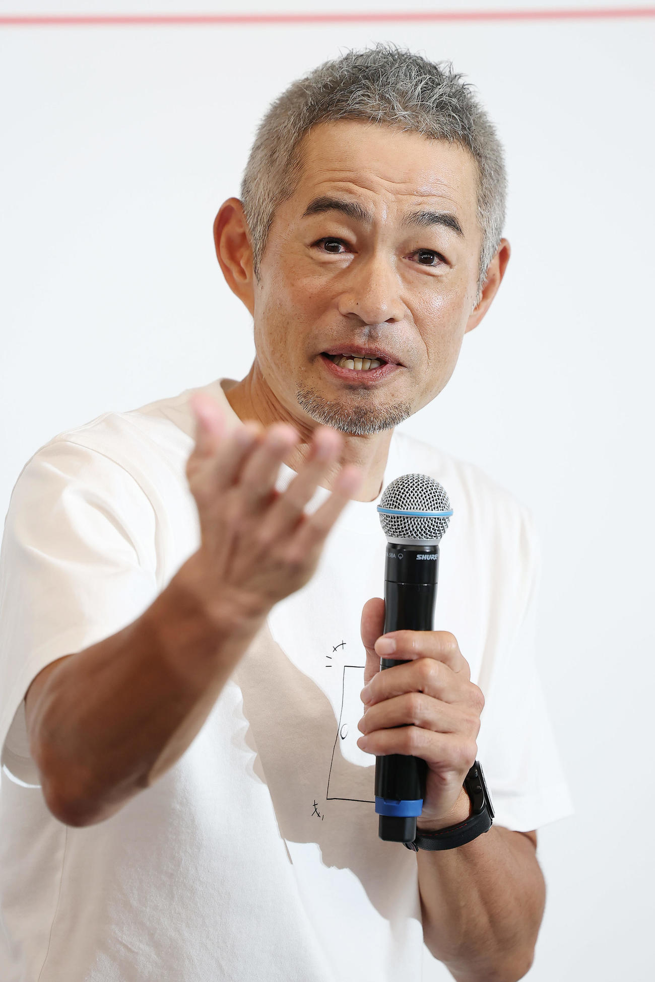 ユニクロの「PEACE FOR ALL」3周年記念トークセッション第2弾「好きなことを見つけて扉を開こう」で思いを語るイチロー氏（撮影・前田充）