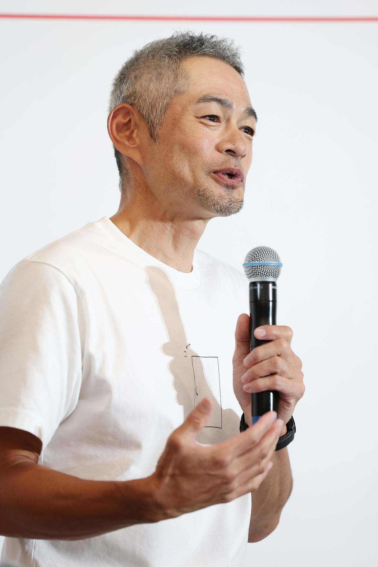 ユニクロの「PEACE FOR ALL」3周年記念トークセッション第2弾「好きなことを見つけて扉を開こう」で思いを語るイチロー氏（撮影・前田充）