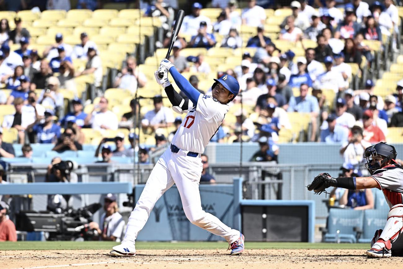 ドジャース対ナショナルズ　8回裏ドジャース1死一塁、大谷は2点本塁打を放つ（撮影・滝沢徹郎）