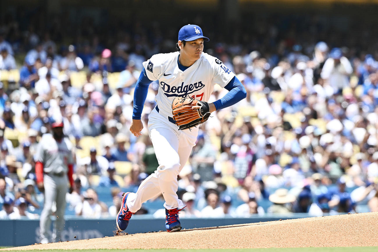 ドジャース対ナショナルズ　1回表ナショナルズ無死、エイブラムズを一ゴロに打ち取った大谷（撮影・滝沢徹郎）