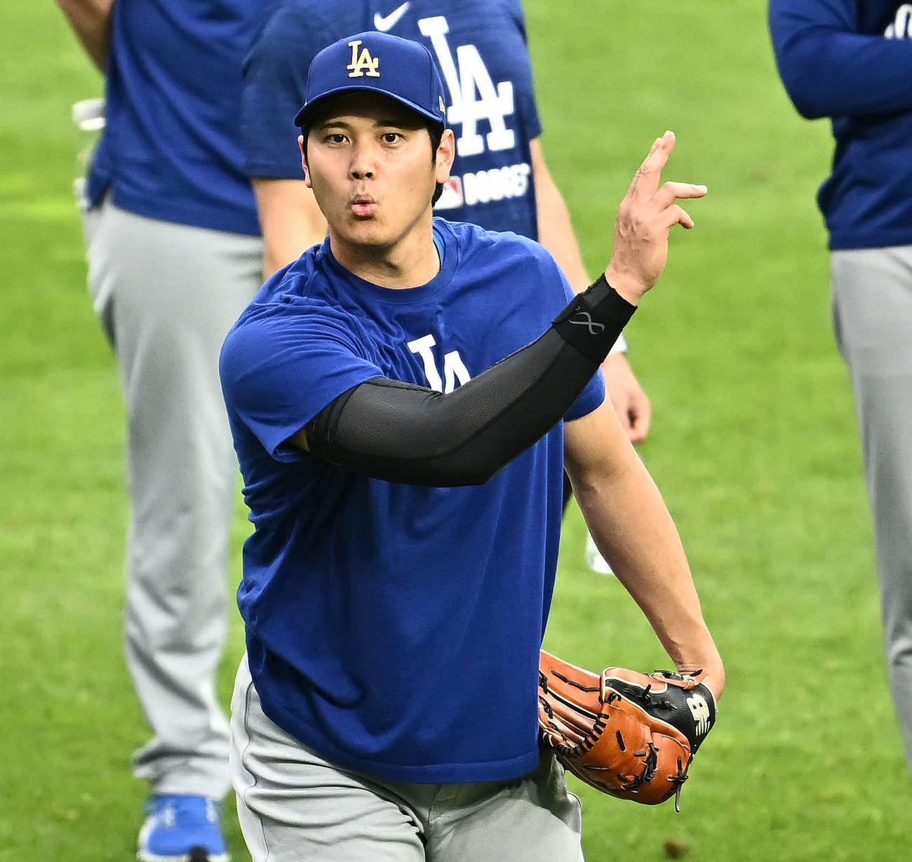 ロッキーズ対ドジャース　試合前練習で調整するドジャース大谷（撮影・滝沢徹郎）