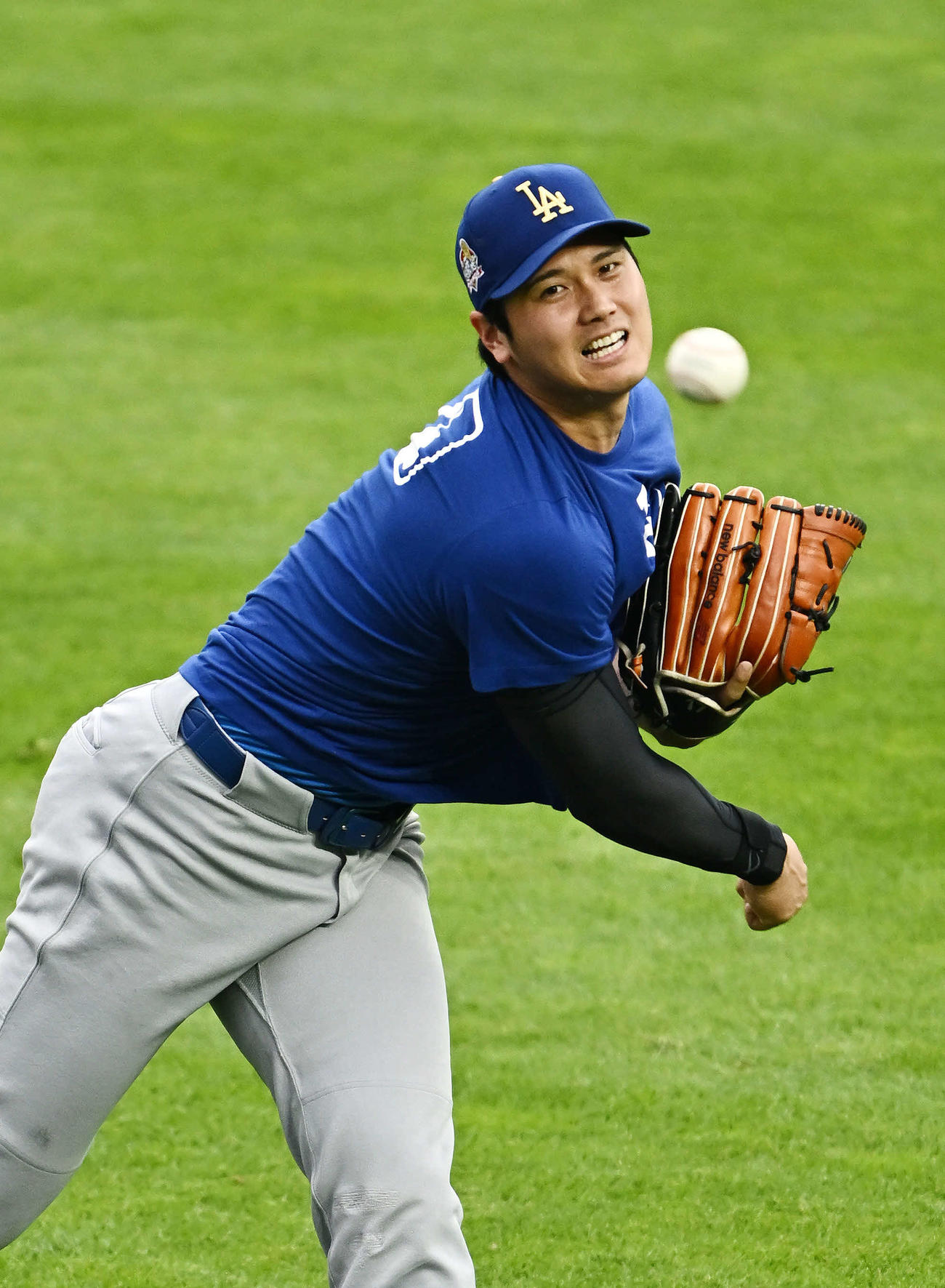 ロッキーズ対ドジャース　試合前練習で調整するドジャース大谷（撮影・滝沢徹郎）