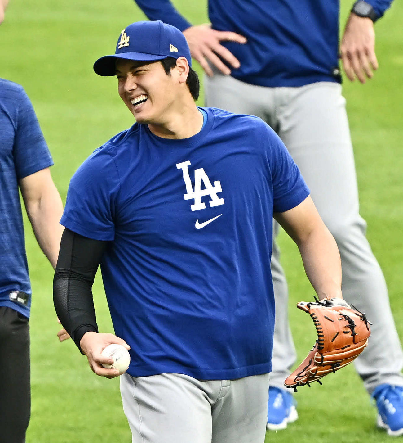 ロッキーズ対ドジャース　試合前練習で調整するドジャース大谷（撮影・滝沢徹郎）
