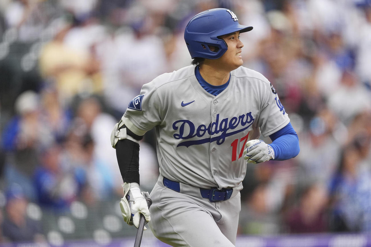 第１打席、中飛に倒れた大谷翔平（AP）