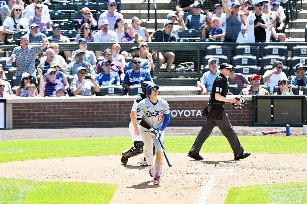 ロッキーズ対ドジャース　7回表ドジャース2死、大谷は中越えソロ本塁打を放つ（撮影・滝沢徹郎）