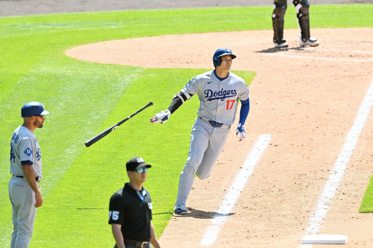 ロッキーズ対ドジャース　7回表ドジャース2死、大谷は中越えソロ本塁打を放つ（撮影・滝沢徹郎）