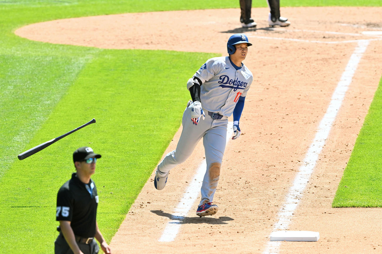 ロッキーズ対ドジャース　7回表ドジャース2死、大谷は中越えソロ本塁打を放つ（撮影・滝沢徹郎）