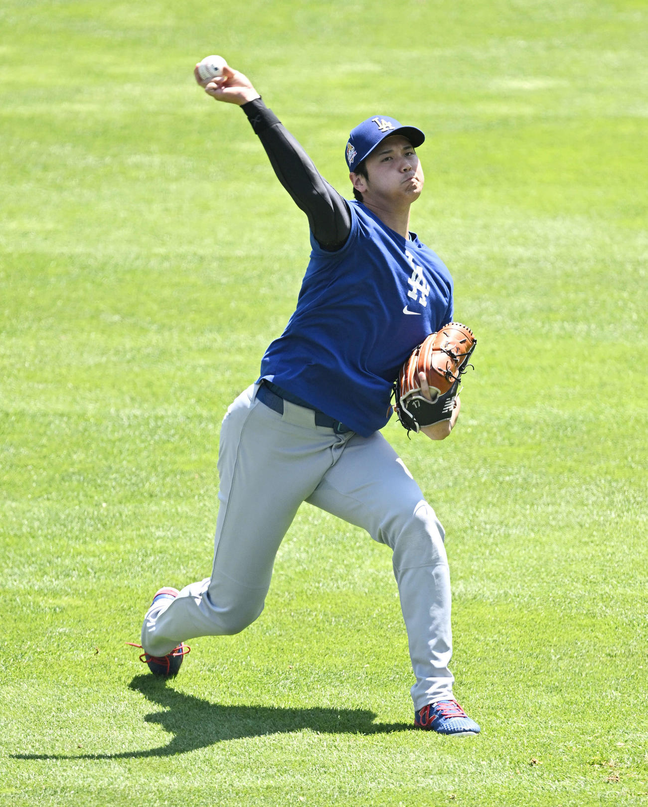 ロッキーズ対ドジャース　試合前練習で調整するドジャース大谷（撮影・滝沢徹郎）