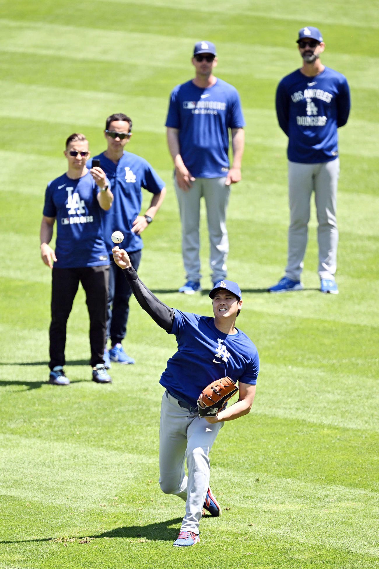 ロッキーズ対ドジャース　試合前練習で調整するドジャース大谷（撮影・滝沢徹郎）