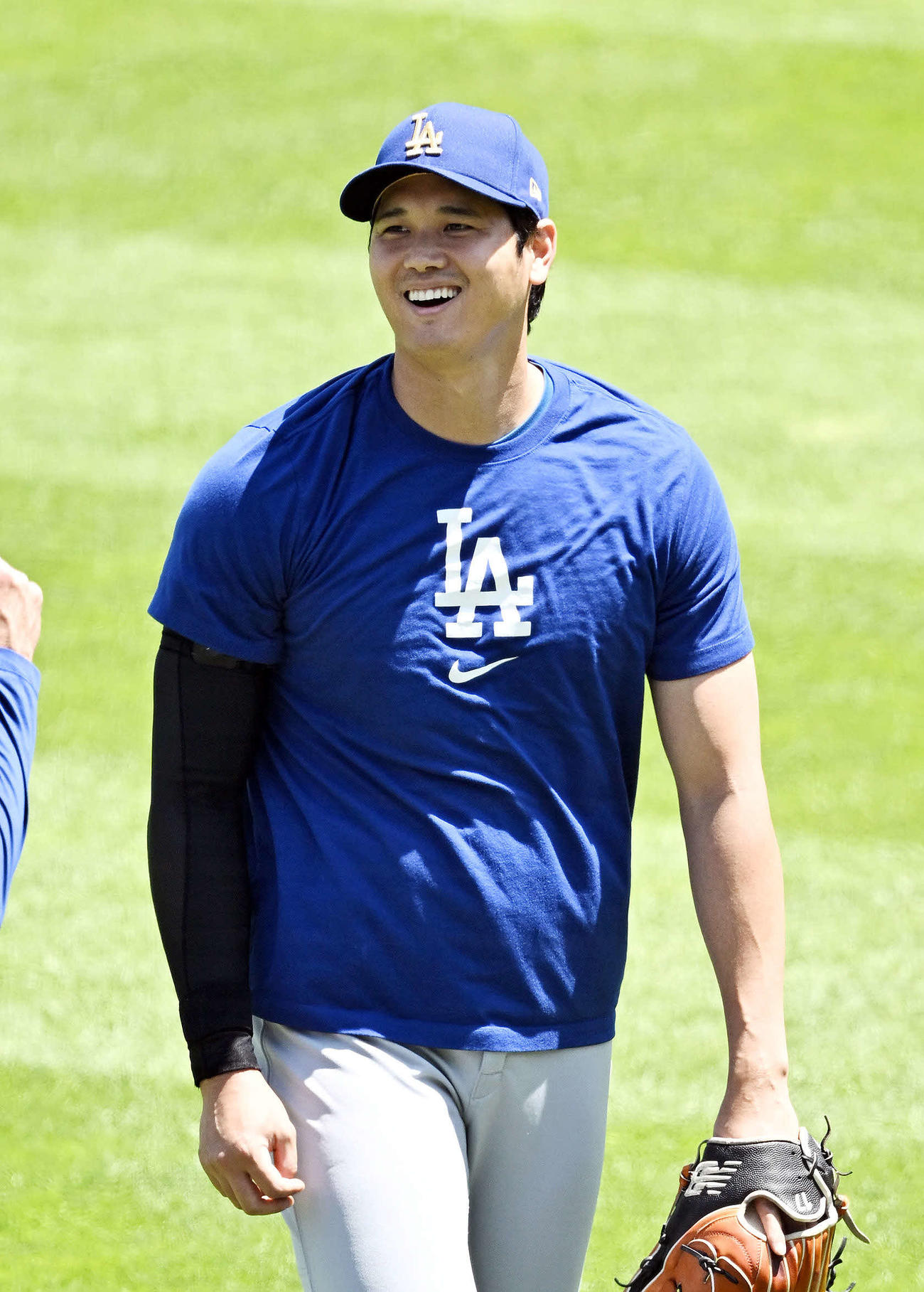 ロッキーズ対ドジャース　試合前練習でリラックスした表情で調整するドジャース大谷（撮影・滝沢徹郎）