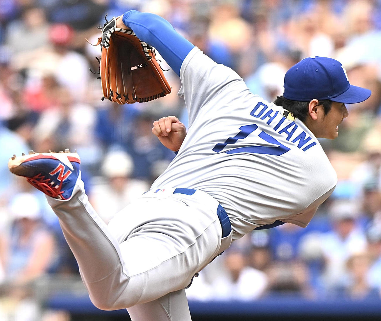 ロイヤルズ対ドジャース　2回裏、力投するドジャース先発の大谷（撮影・滝沢徹郎）