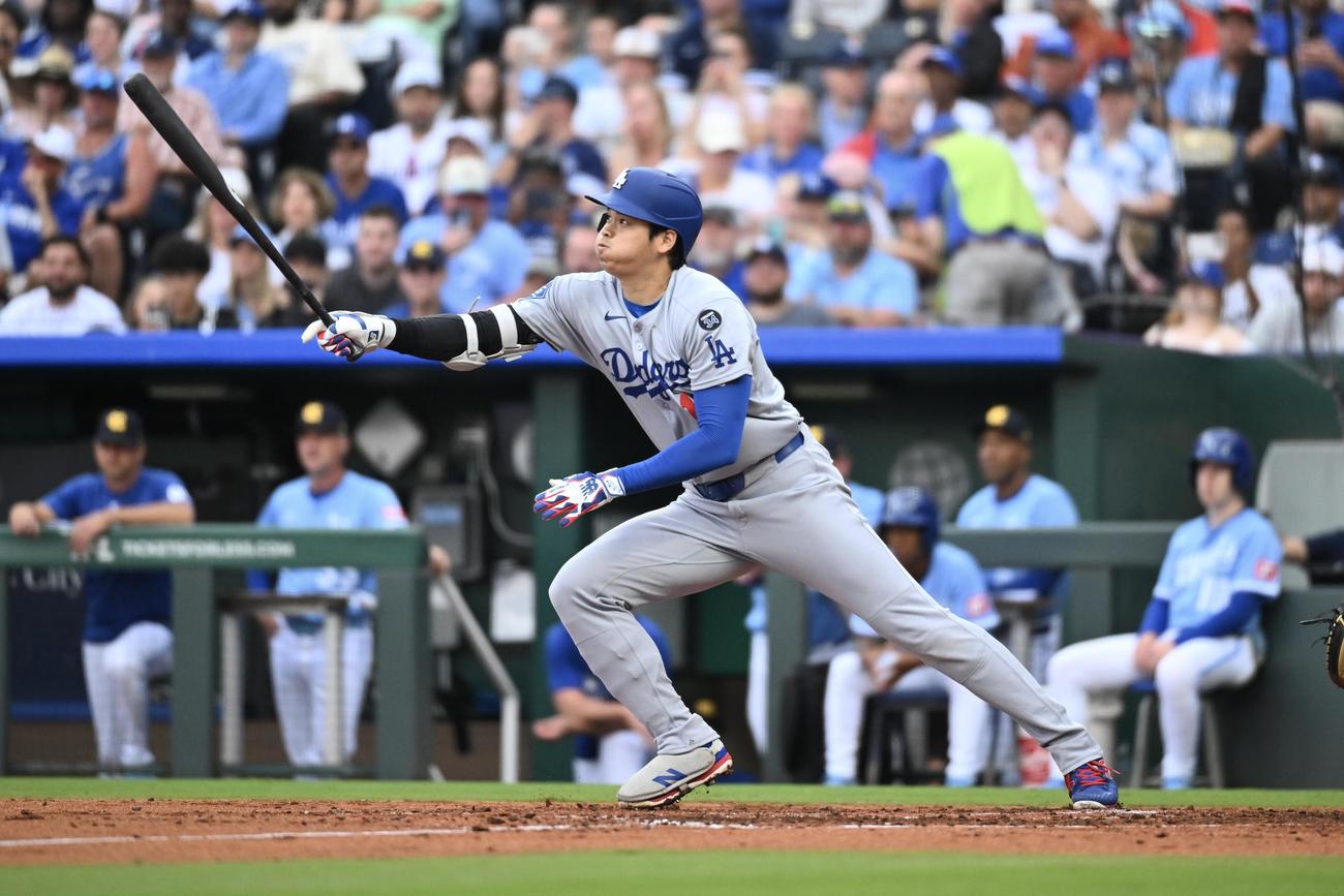 ロイヤルズ対ドジャース　2回表ドジャース2死一塁、大谷は中飛に倒れる（撮影・滝沢徹郎）
