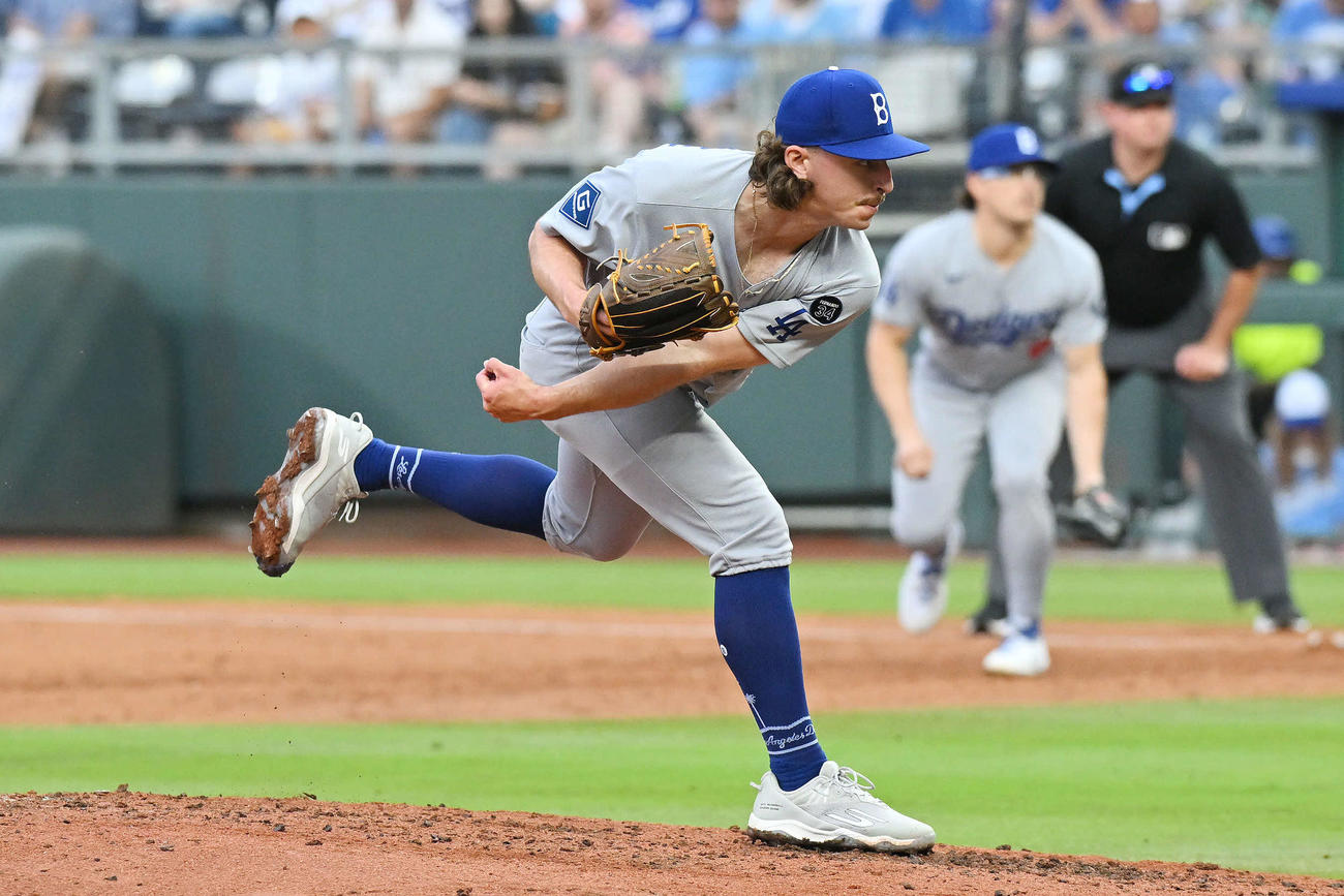 ロイヤルズ対ドジャース　ドジャース2番手で登板するロブレスキ（撮影・滝沢徹郎）