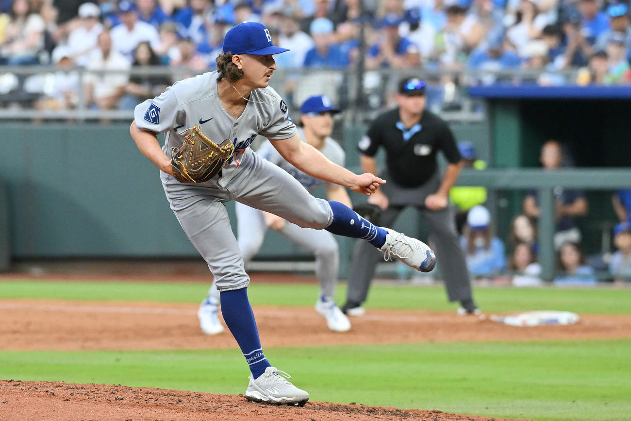 ロイヤルズ対ドジャース　ドジャース2番手で登板するロブレスキ（撮影・滝沢徹郎）