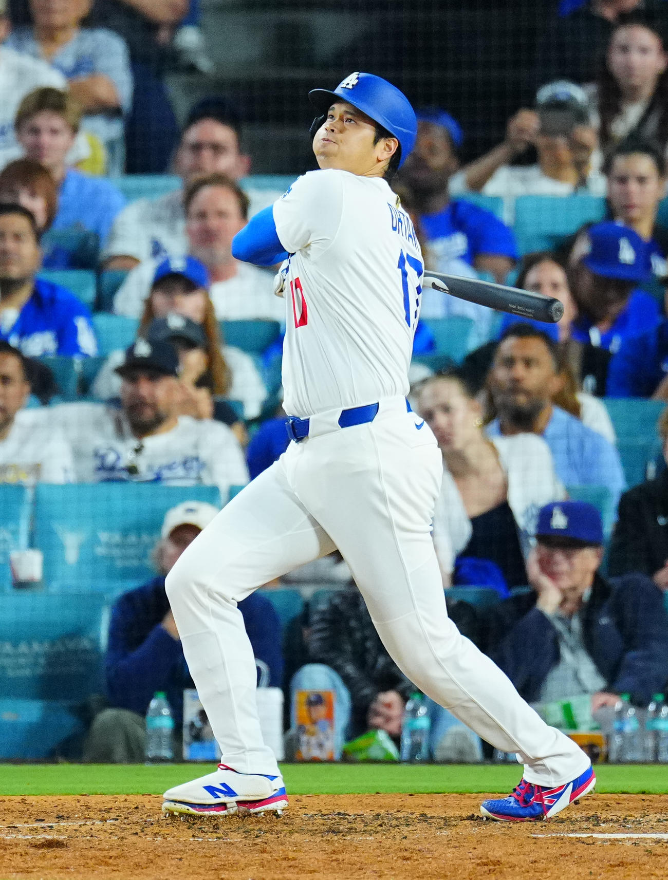 ドジャース対ホワイトソックス　7回裏ドジャース1死一塁、右前打を放つ大谷（撮影・垰建太）