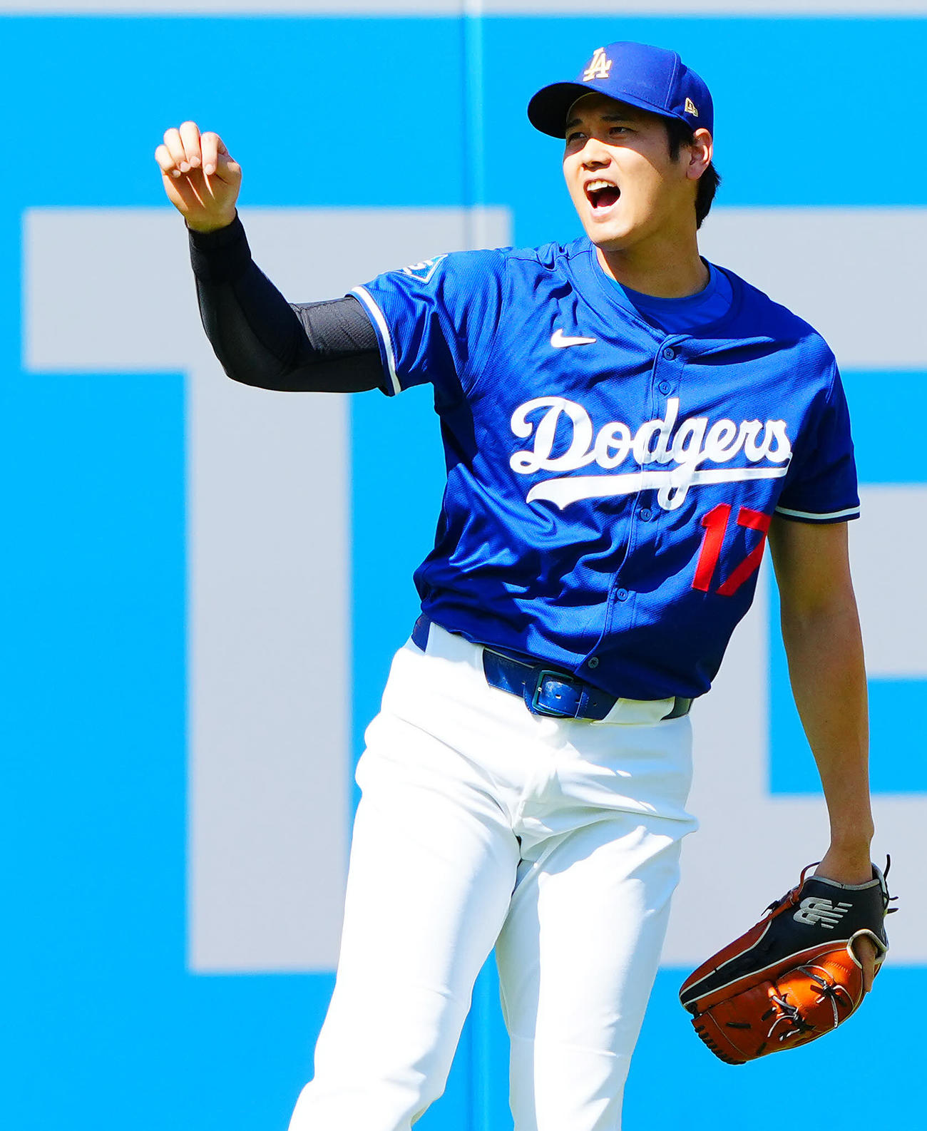 ドジャース対ホワイトソックス　試合前、投球練習するドジャース大谷（撮影・垰建太）