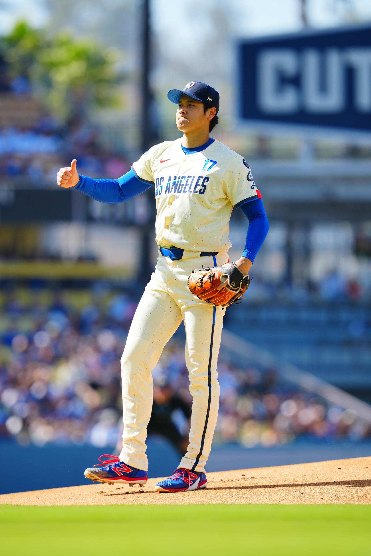 ドジャース対アストロズ　マウンドで気合いの入った表情のドジャース先発の大谷（撮影・垰建太）