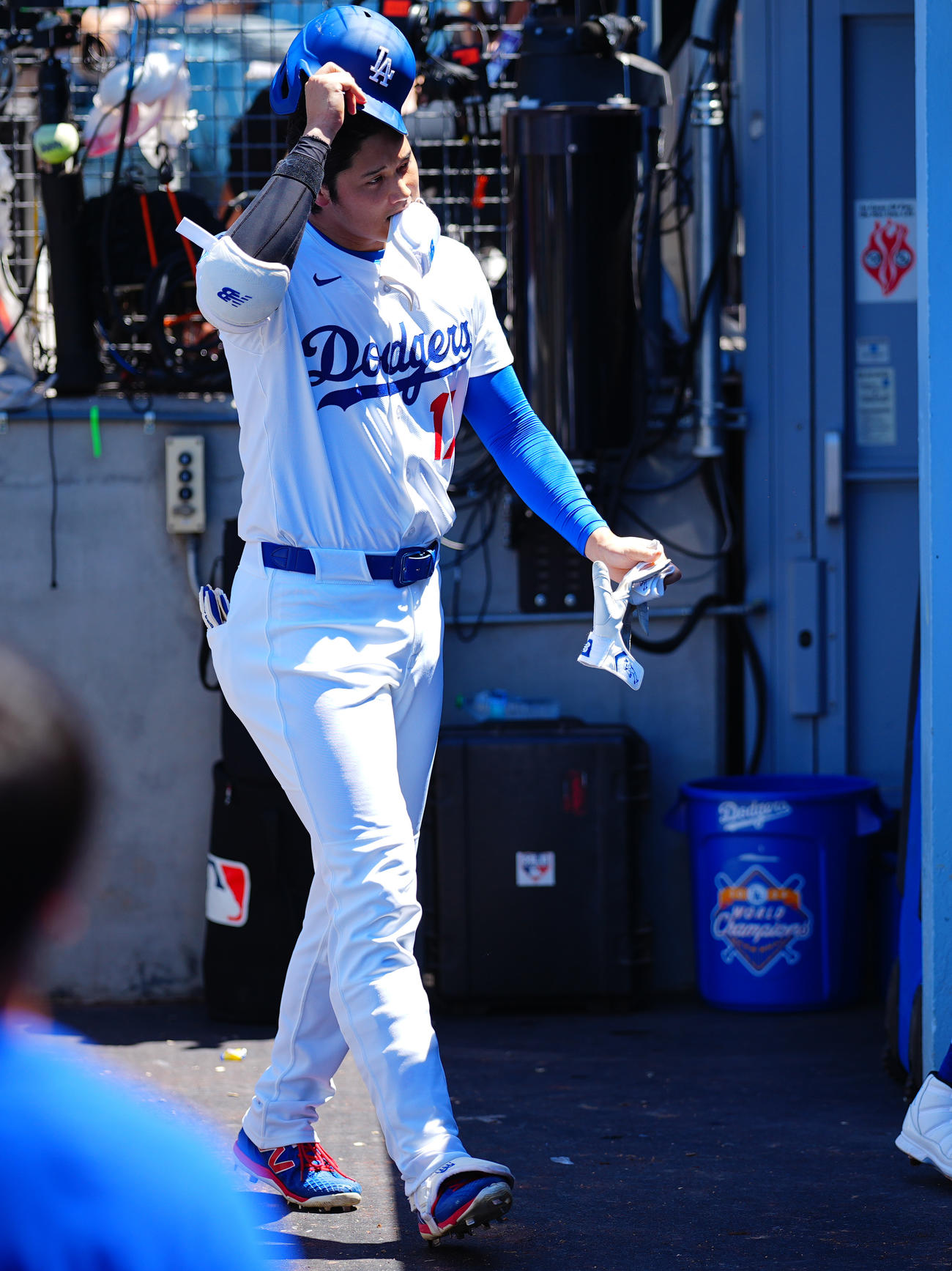 ドジャース対アストロズ　5回裏ドジャース2死、三飛に倒れ悔しげ大谷（撮影・垰建太）