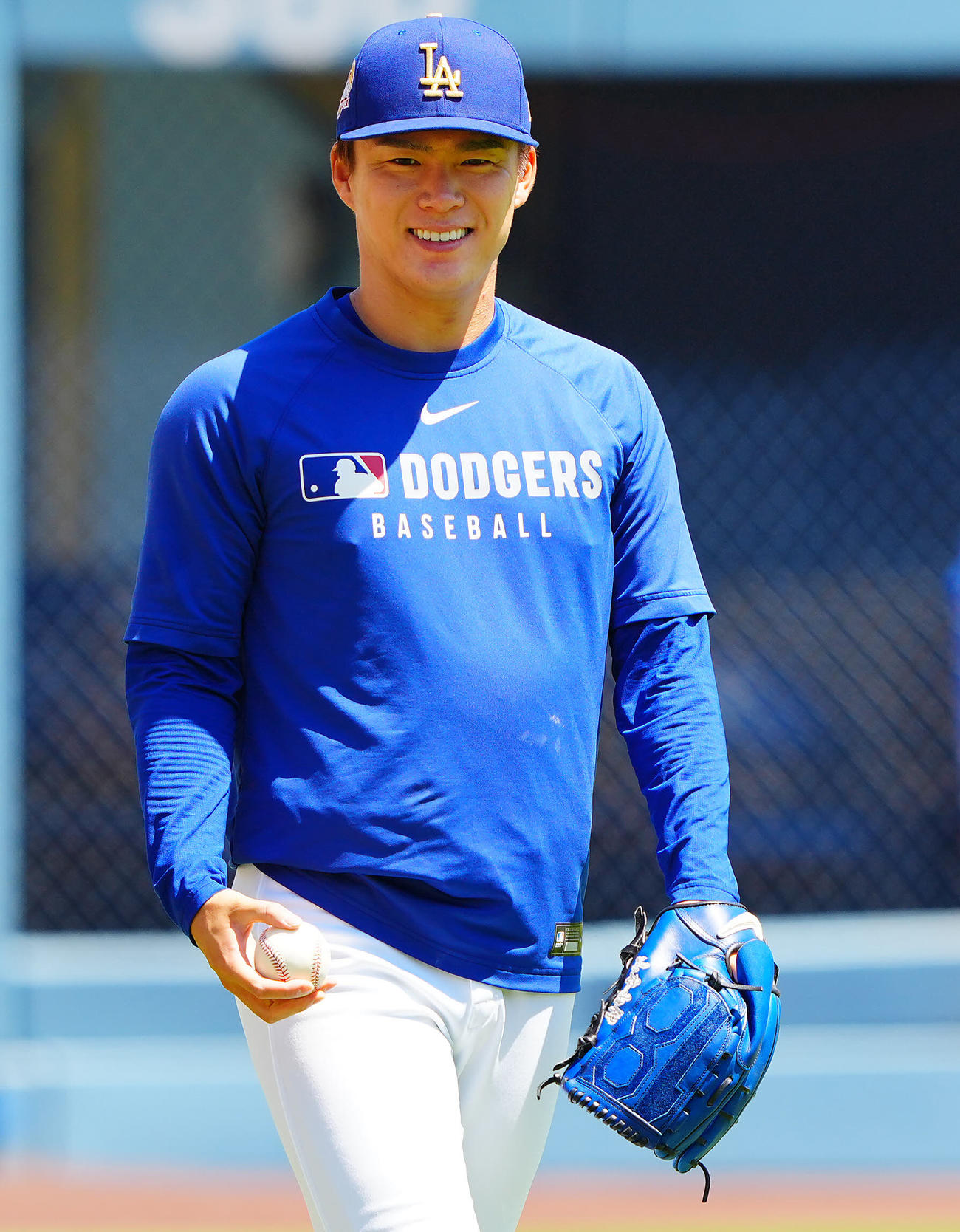 ドジャース対アストロズ　笑顔で練習に臨むドジャース山本（撮影・垰建太）