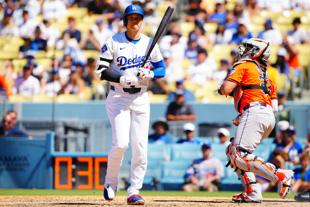 ドジャース対アストロズ　8回裏ドジャース1死一塁、見逃しの三振に倒れる大谷（撮影・垰建太）
