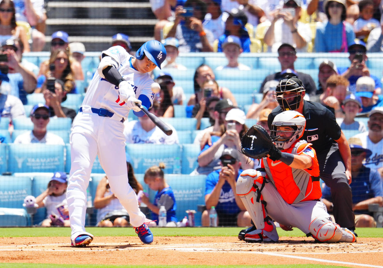 ドジャース対アストロズ　1回裏ドジャース無死、中飛に倒れる大谷（撮影・垰建太）