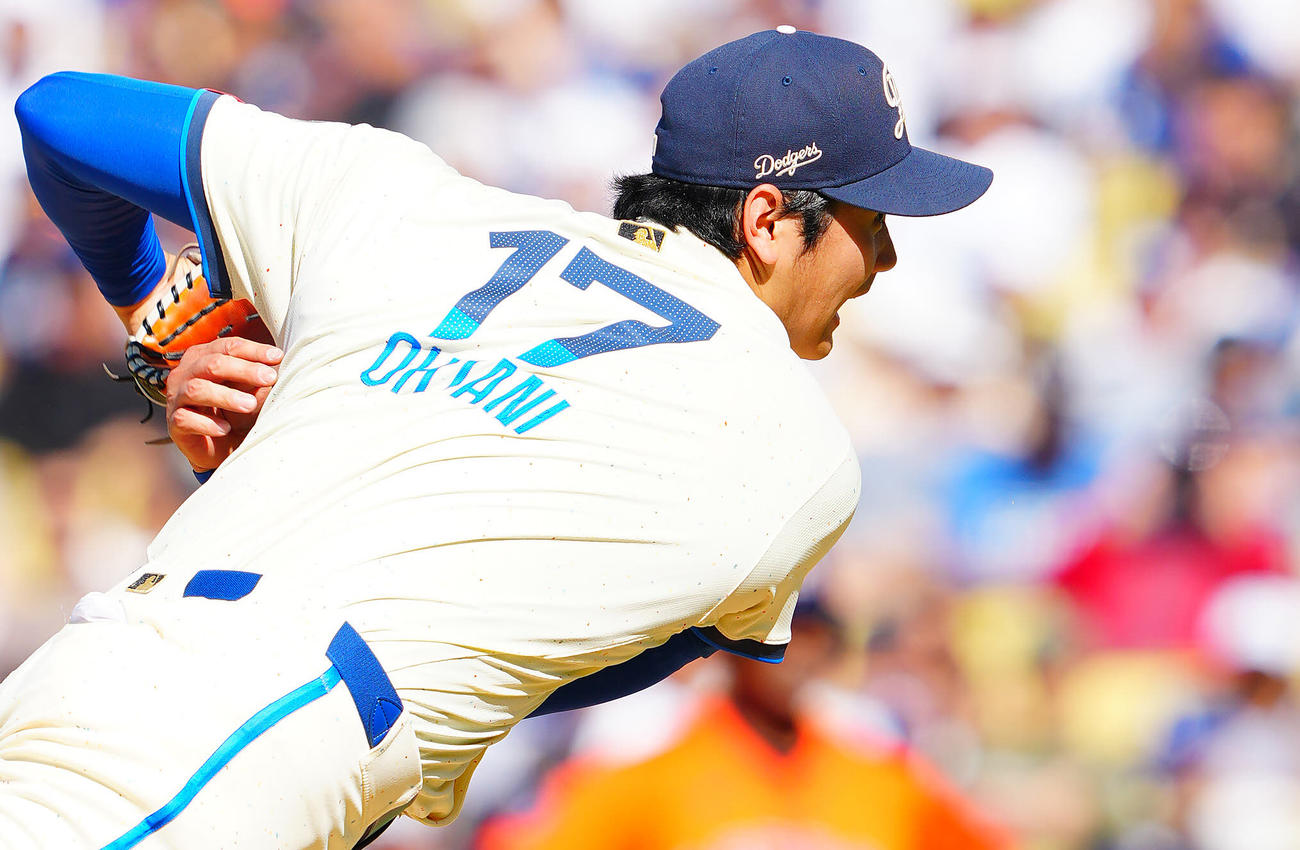 ドジャース対アストロズ　力投するドジャース先発の大谷（2025年7月5日撮影）