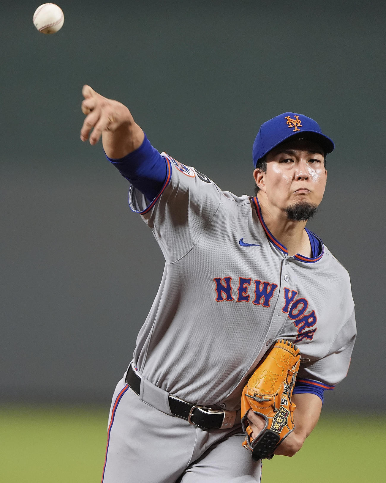 ロイヤルズ戦で力投するメッツ千賀滉大（AP）