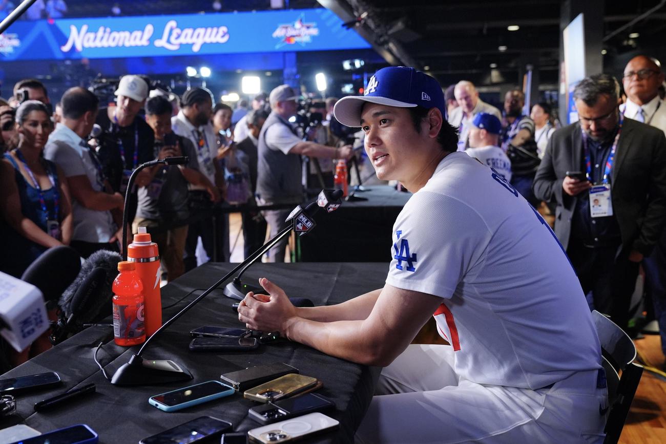 MLBオールスター前日会見に臨むドジャース大谷（撮影・垰建太）