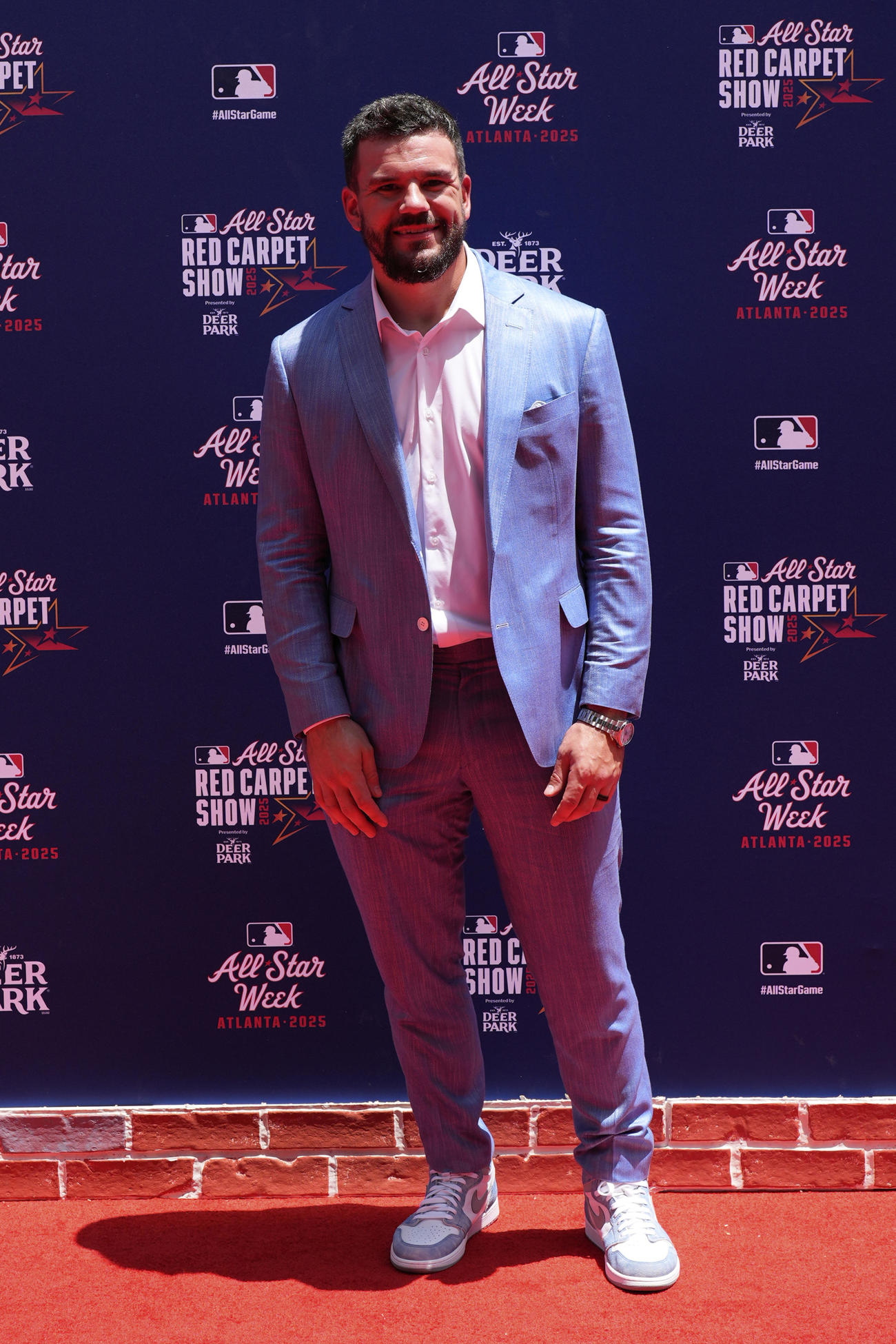 レッドカーペットに到着したフィリーズのカイル・シュワーバー（AP）