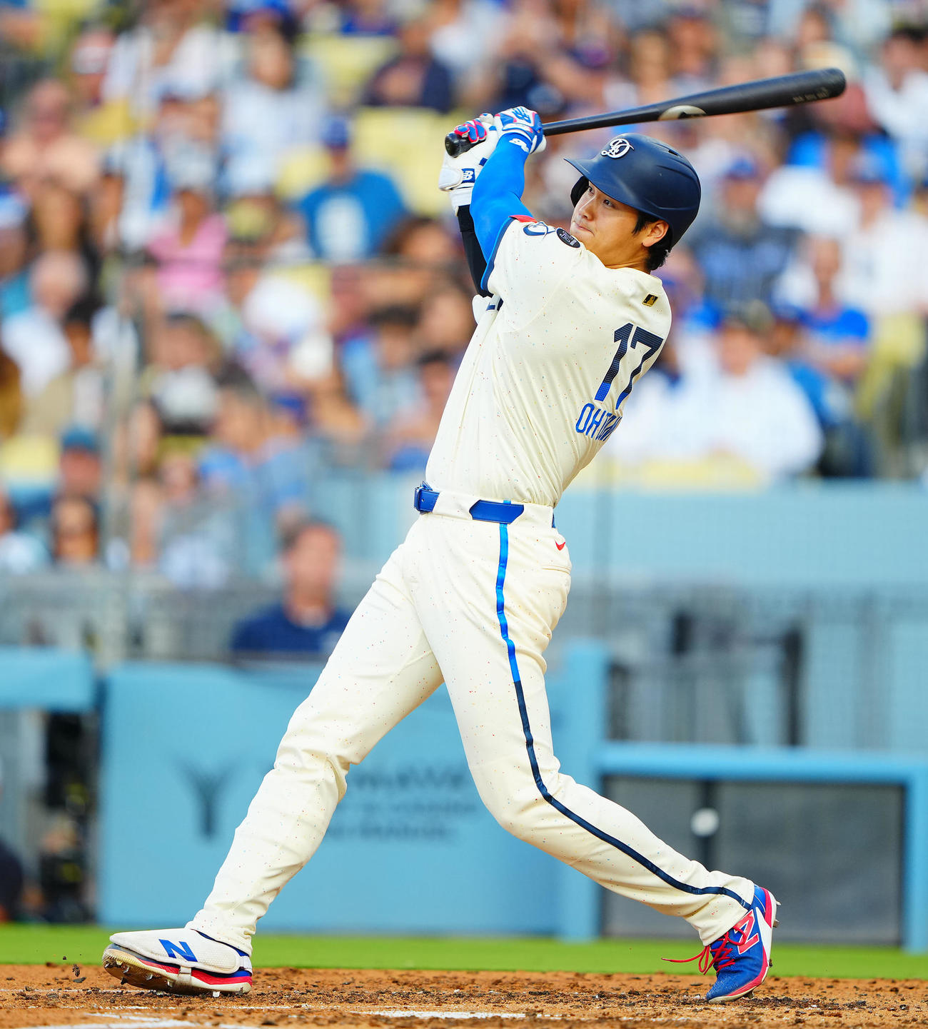 ドジャース対ブルワーズ　3回裏ドジャース無死一塁、2点本塁打を放つ大谷（撮影・垰建太）