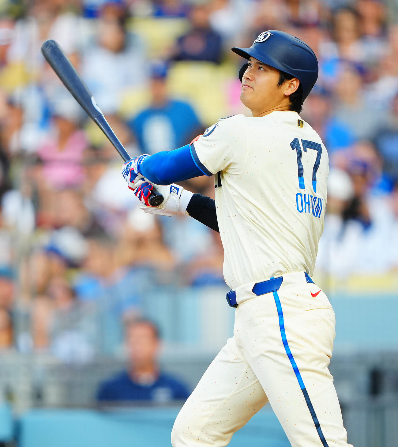 ドジャース対ブルワーズ　3回裏ドジャース無死一塁、2点本塁打を放つ大谷（撮影・垰建太）