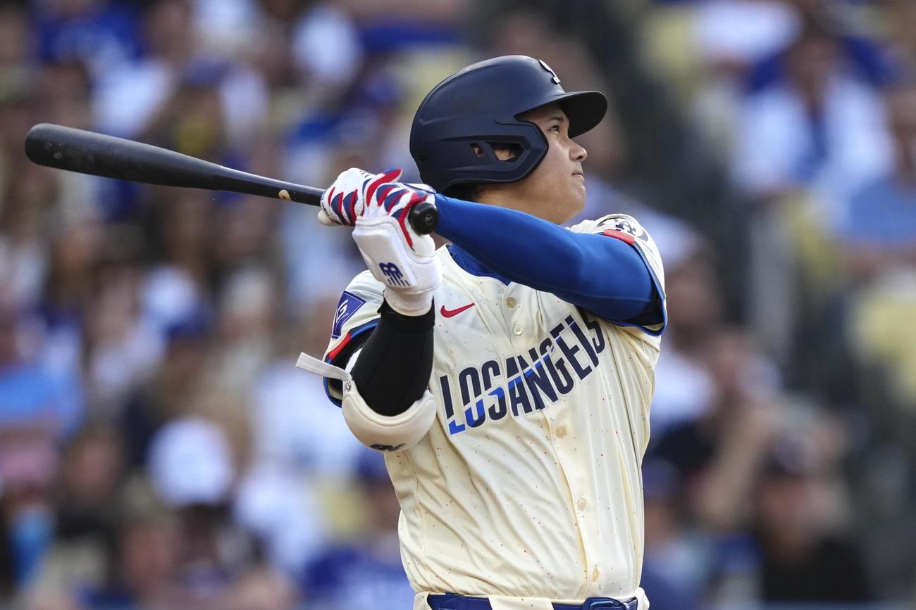 ドジャース大谷翔平はブルワーズ戦の第2打席で33号2ランを放った（AP)