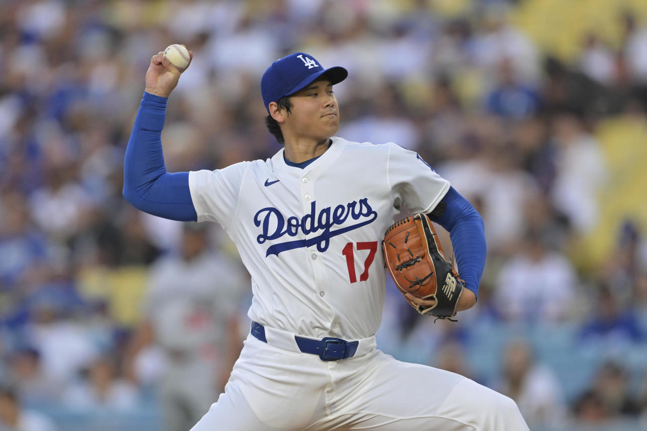 ツインズ戦で力投するドジャース大谷翔平（AP）