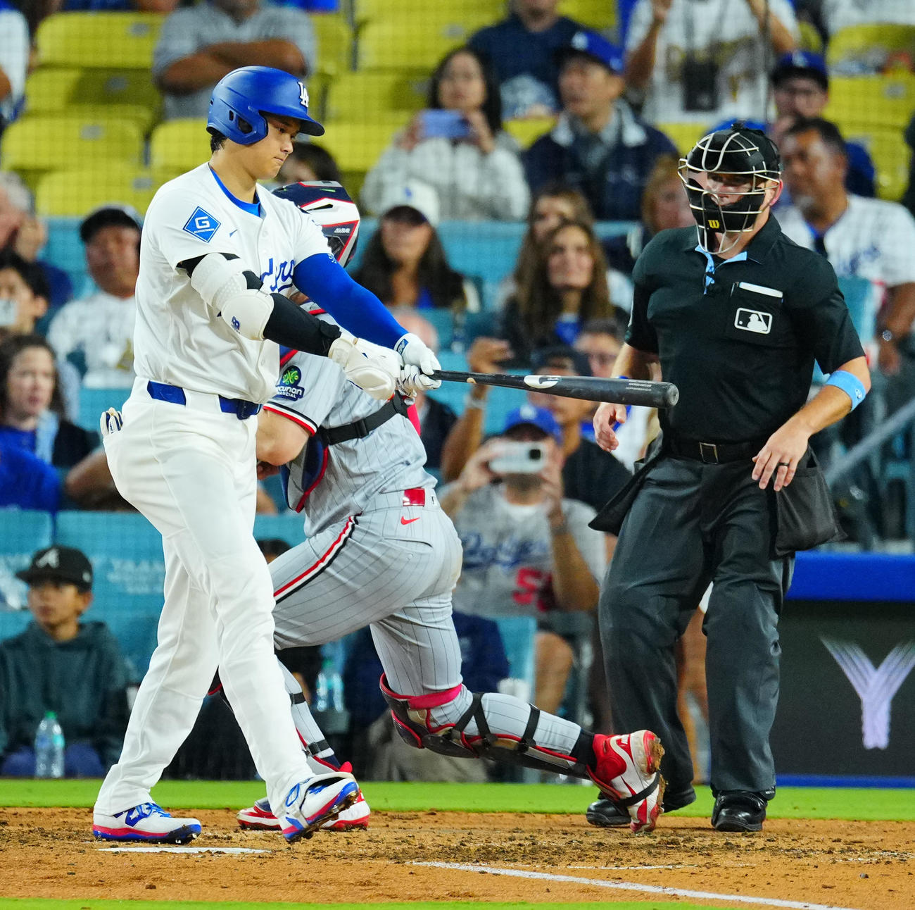 ドジャース対ツインズ　7回裏ドジャース2死一塁、空振り三振に倒れる大谷（撮影・垰建太）