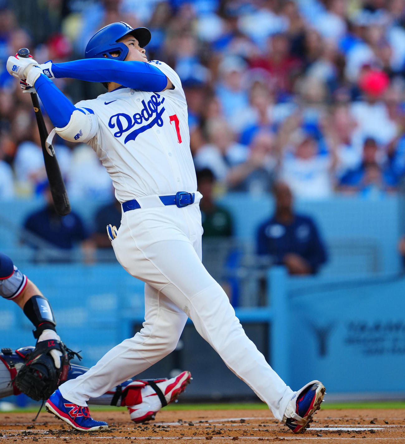 ドジャース対ツインズ　1回裏ドジャース無死一塁、2点本塁打を放つ大谷（撮影・垰建太）