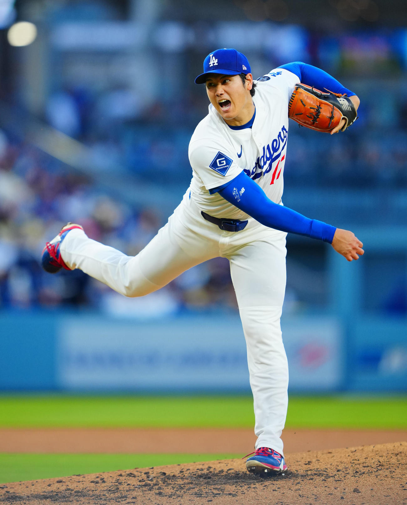 ドジャース対ツインズ　声を上げながら力投するドジャース先発の大谷（撮影・垰建太）